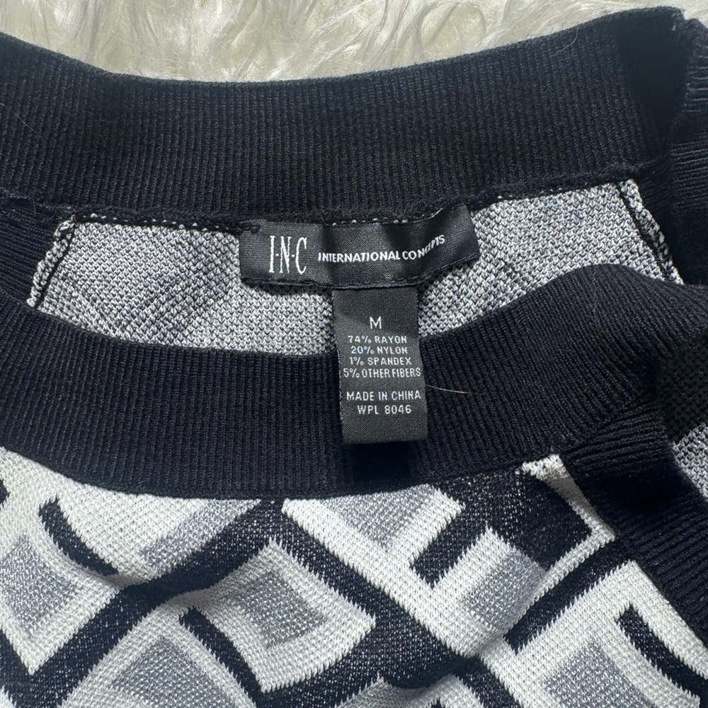 INC International Concepts Black and White Graphic Tank Top - Picture 6 of 6